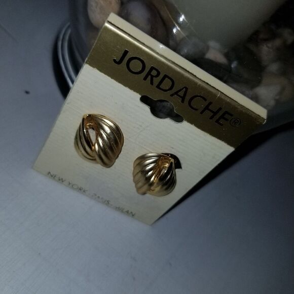 Vintage Jordache Clip On earrings never worn - Picture 4 of 10